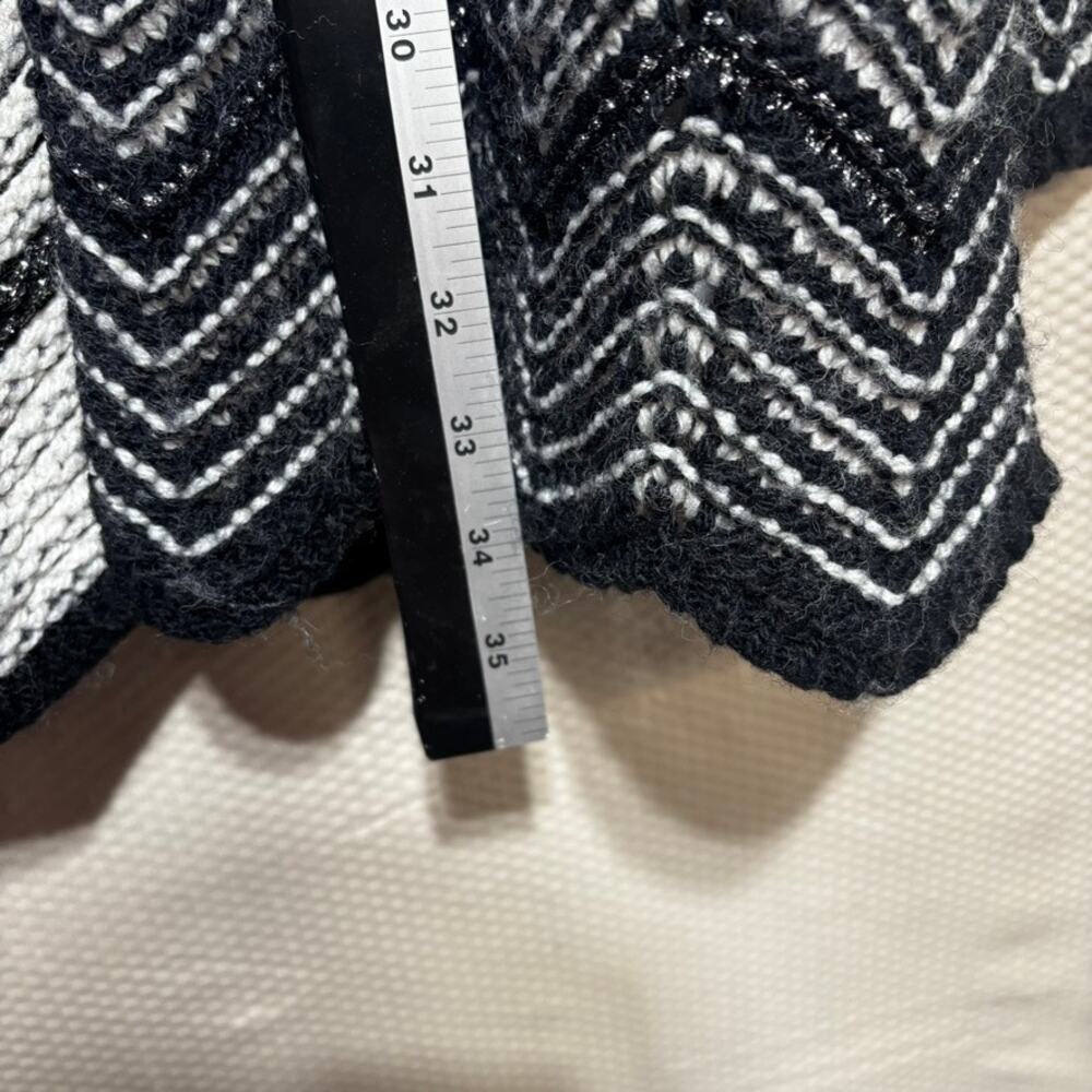 Laura Ashley Black White Chevron Knit Cardigan Size M Metallic Accents - Picture 8 of 9